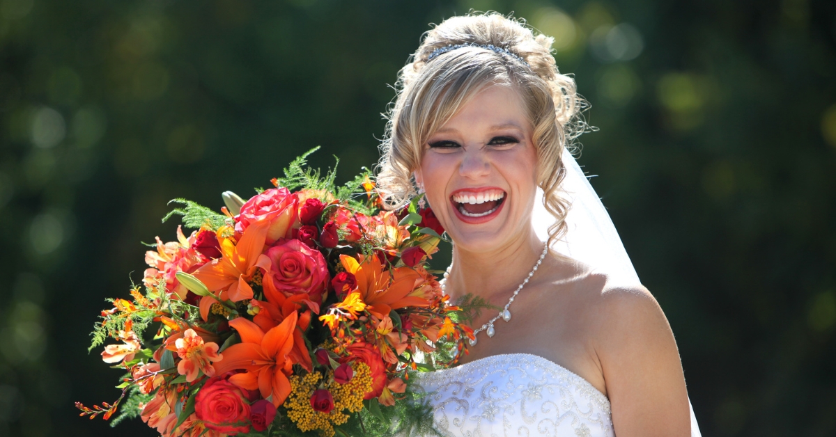 25 Amusing Wedding Readings to Entertain Your Guests