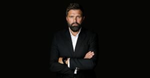 Men Body Language 9 Essential Tips For Projecting Confidence